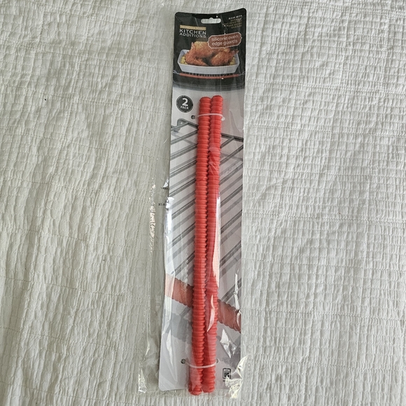 Meridian Point Silicone Oven Edge Guards 2 pack - Picture 2 of 5
